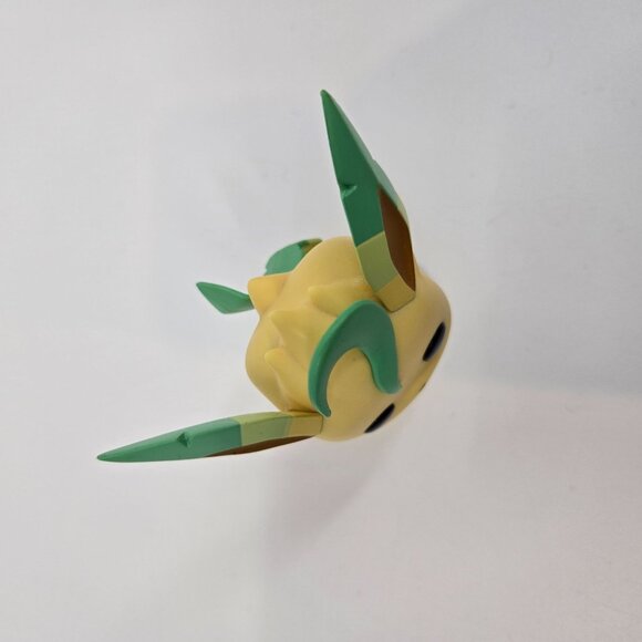 Funko Pokemon Yellow and Green Leafeon Vinyl Figure on Clear Base Loose #866 4" - Picture 3 of 8